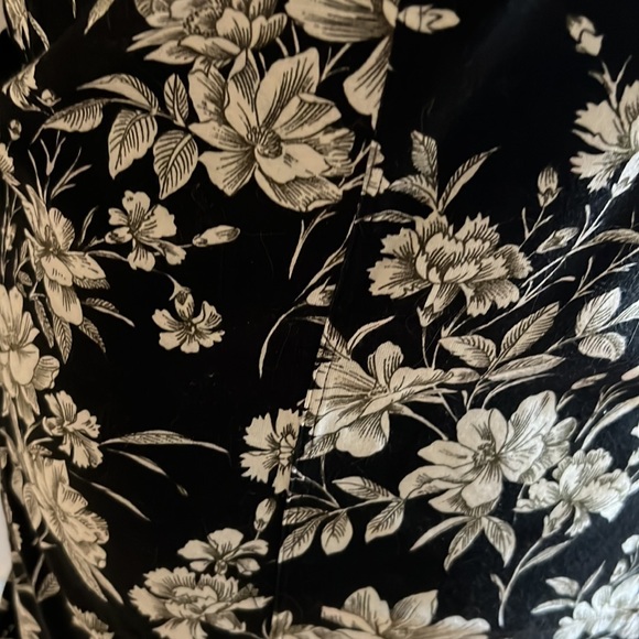 Sleeveless cotton Sport Max Brand ladies, black and white floral top. - Picture 6 of 6